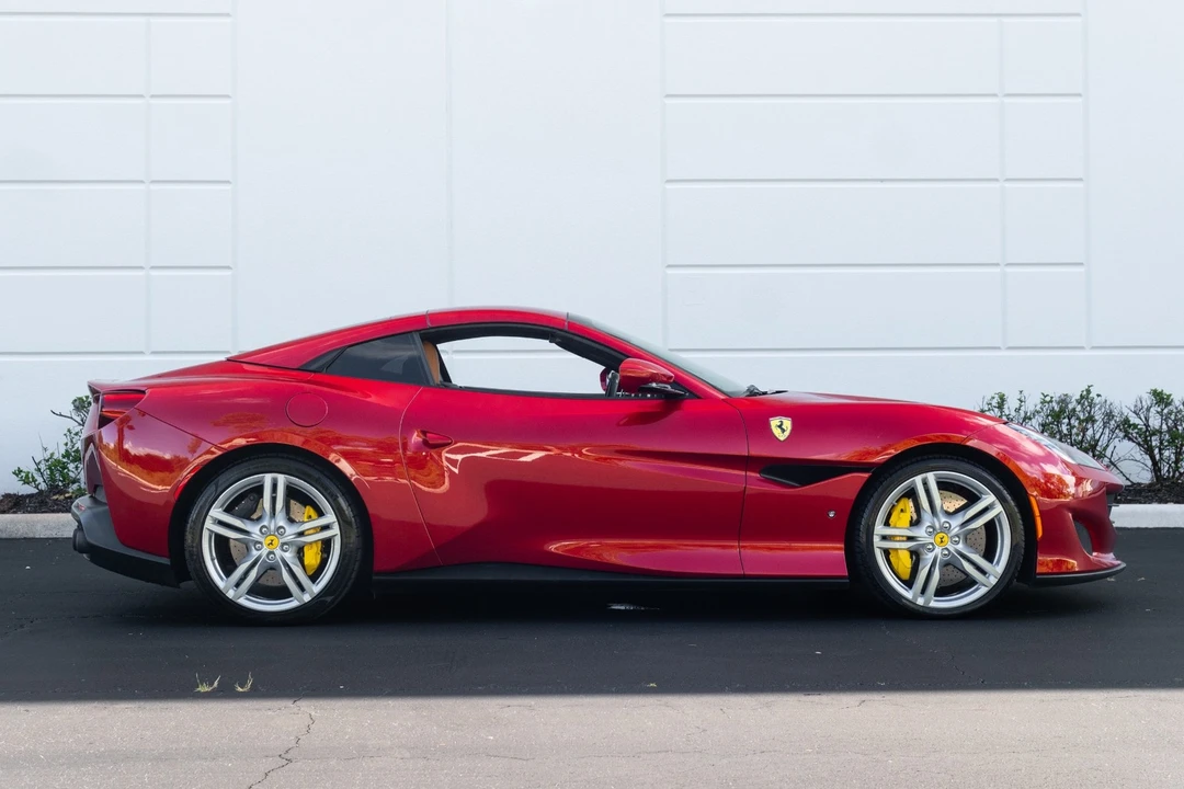2019 Ferrari Portofino - Image 16 of 31