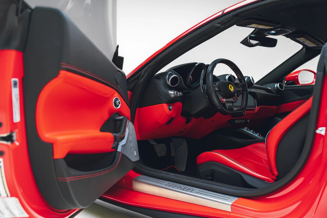 2019 Ferrari Portofino - Image 30 of 31