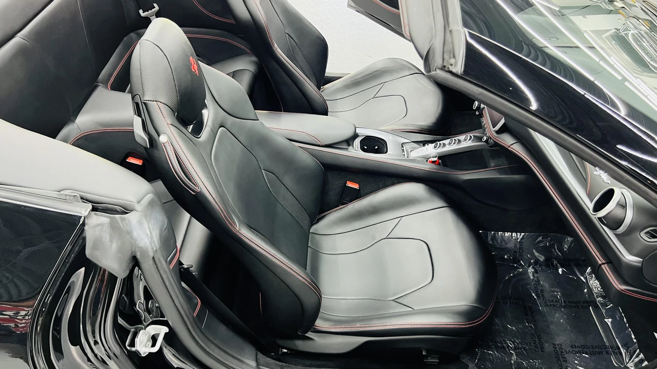 2019 Ferrari Portofino - Image 30 of 31