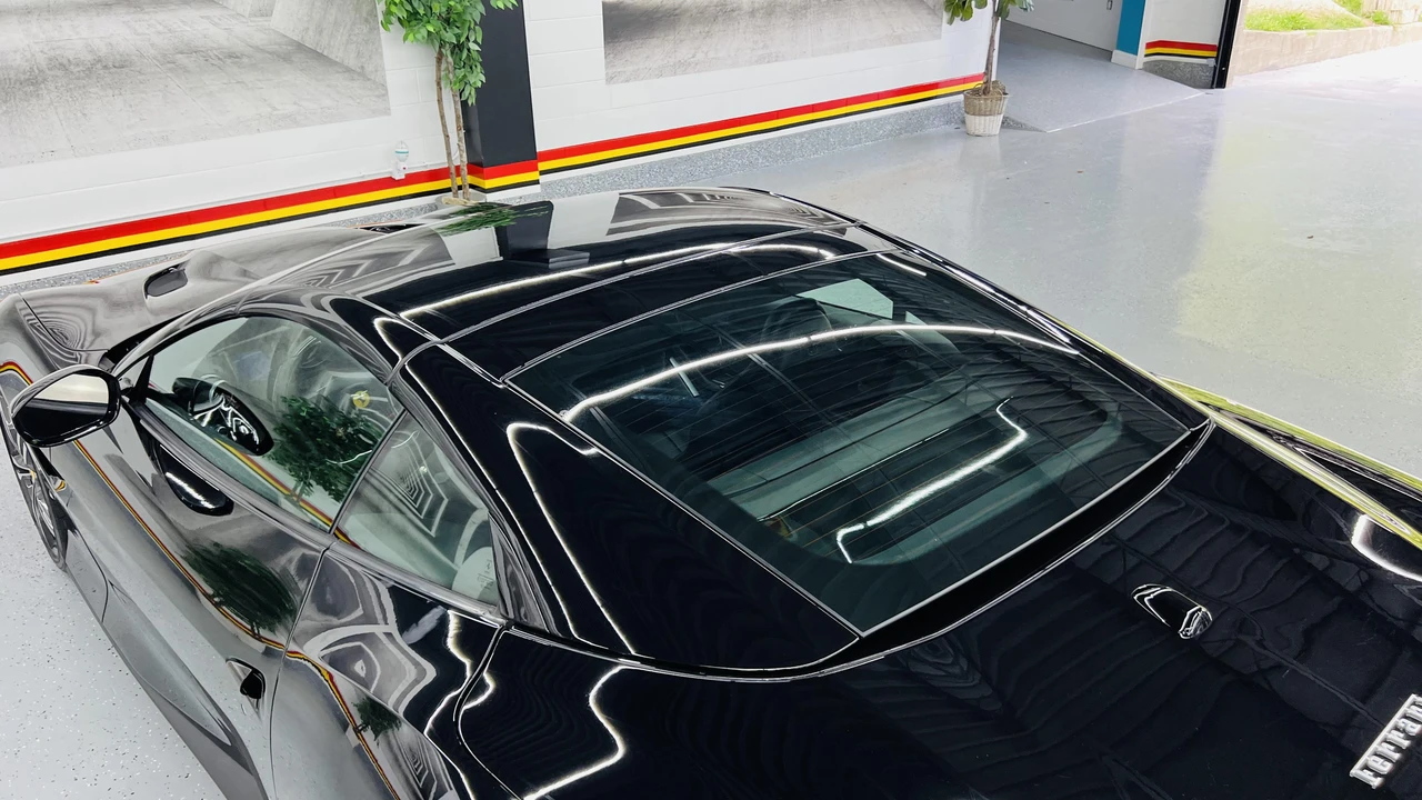2019 Ferrari Portofino - Image 15 of 31