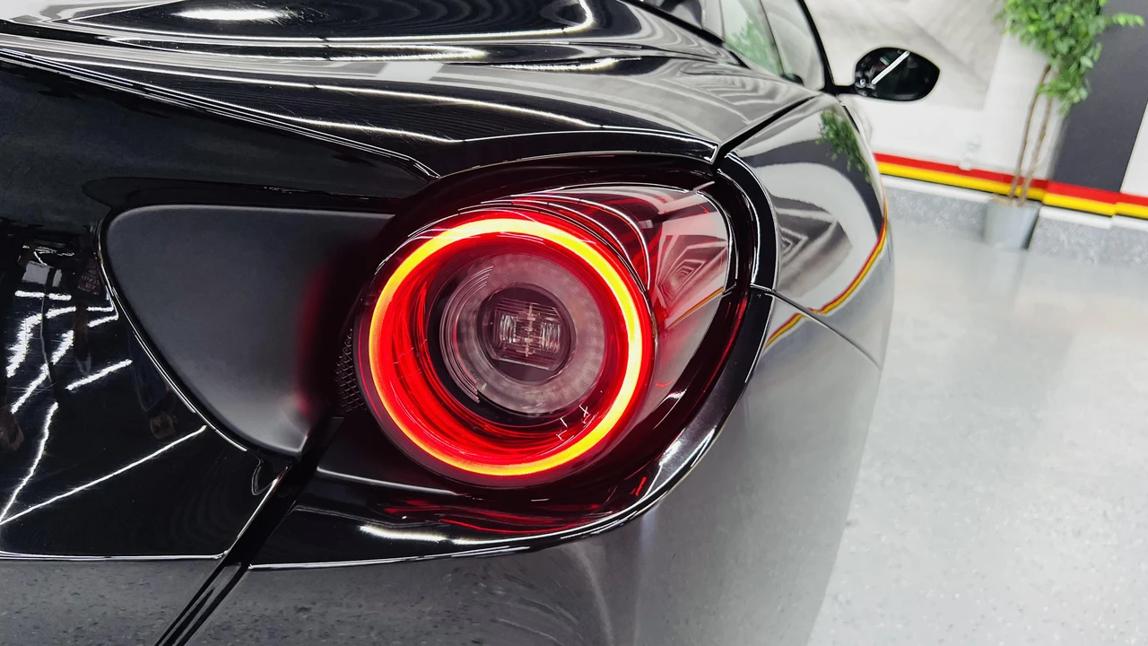 2019 Ferrari Portofino - Image 17 of 31