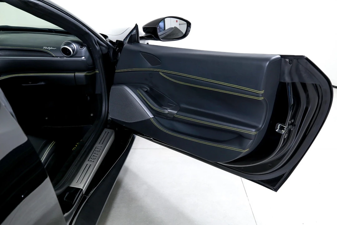2019 Ferrari Portofino - Image 21 of 31