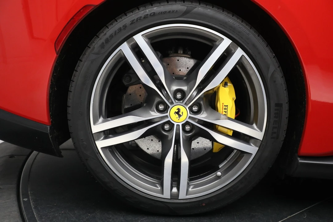 2019 Ferrari Portofino - Image 18 of 19