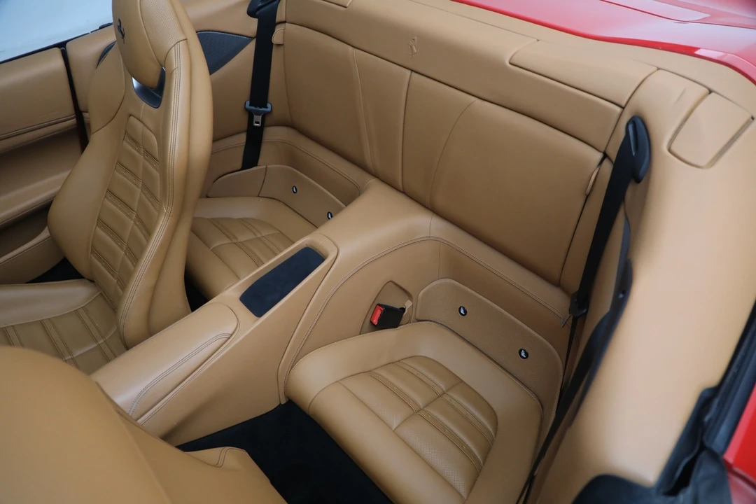 2019 Ferrari Portofino - Image 16 of 19