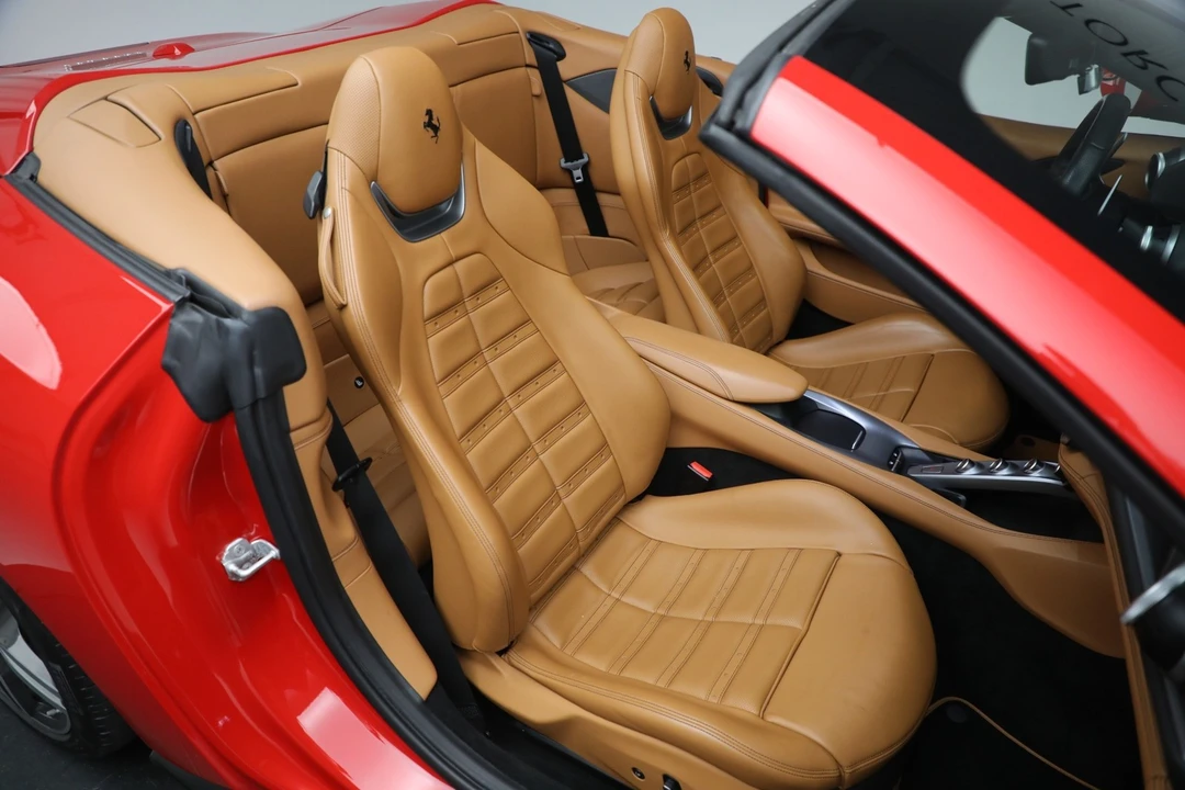 2019 Ferrari Portofino - Image 15 of 19