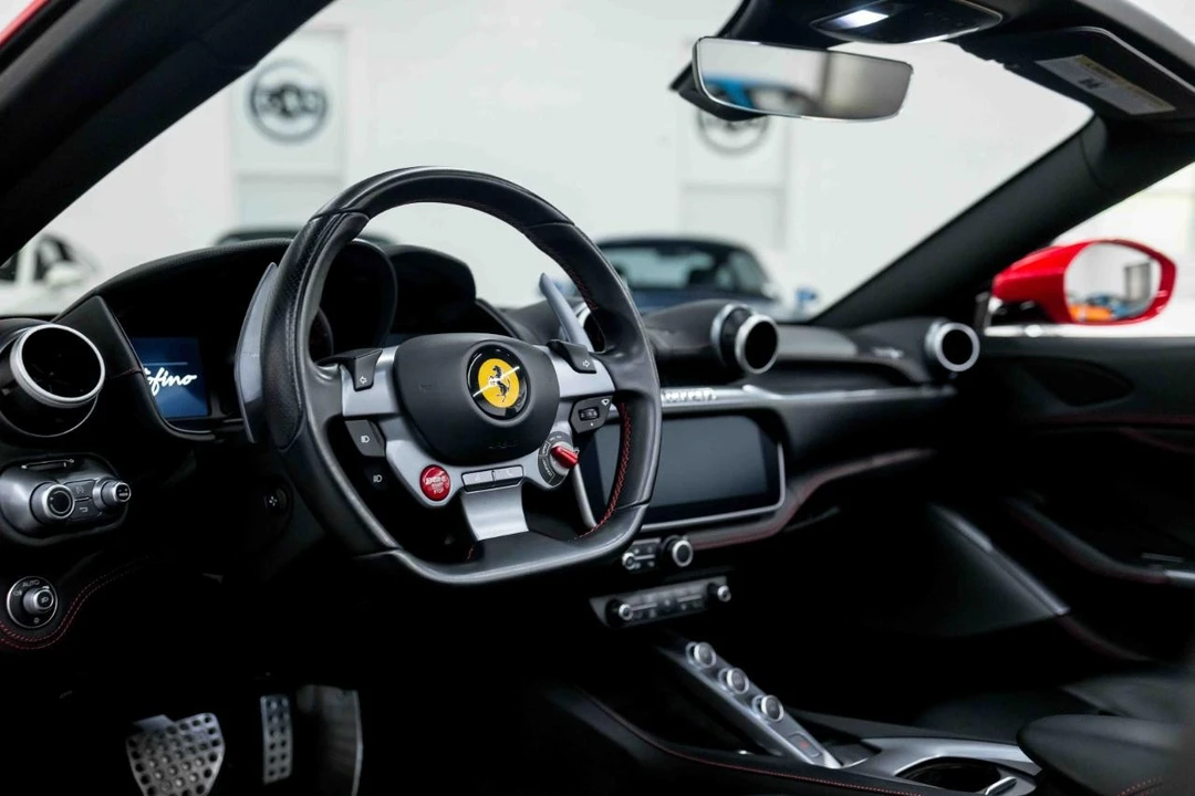 2019 Ferrari Portofino - Image 2 of 31
