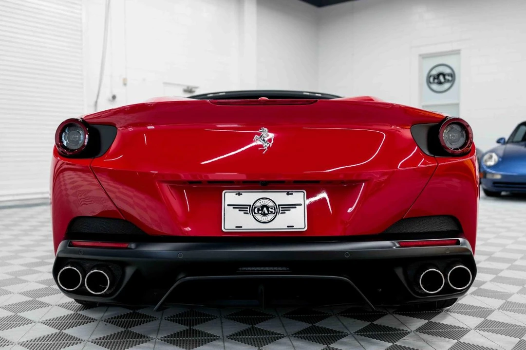 2019 Ferrari Portofino - Image 14 of 31