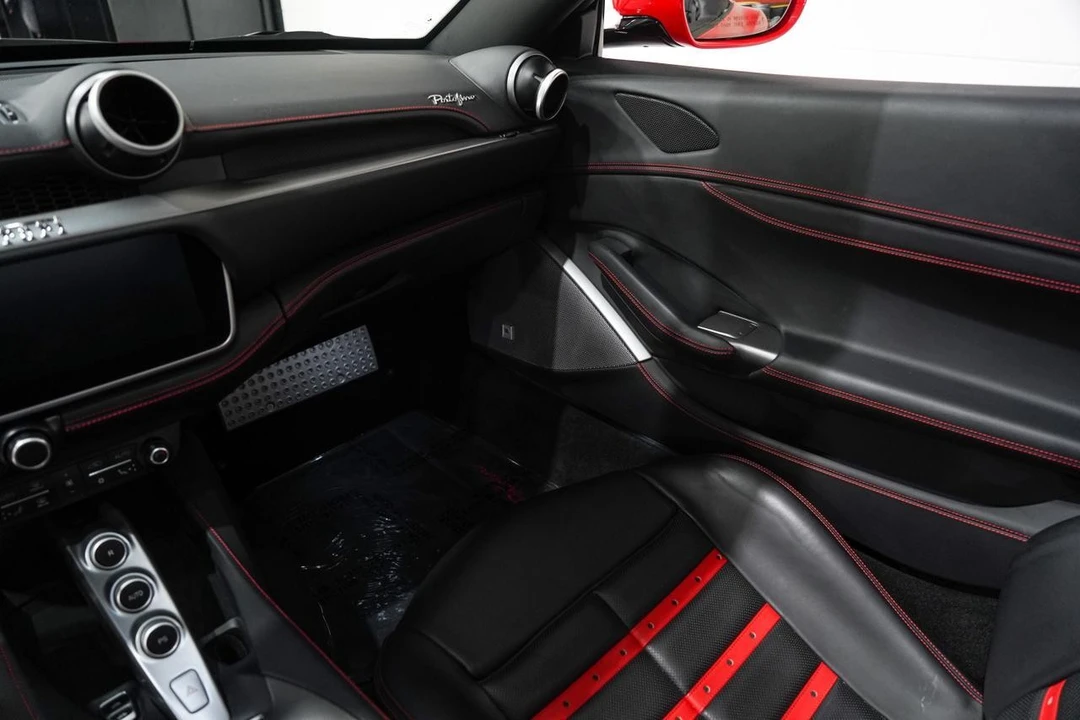 2019 Ferrari Portofino - Image 14 of 21