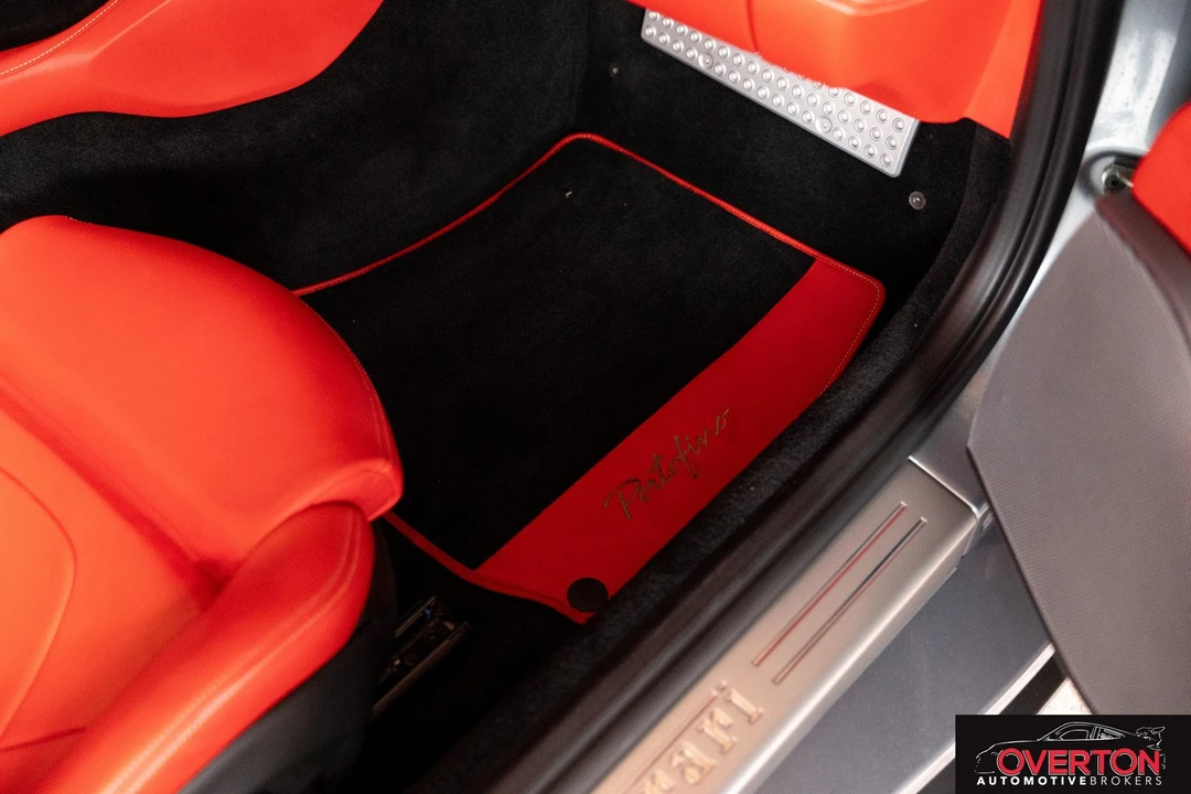 2019 Ferrari Portofino - Image 29 of 31
