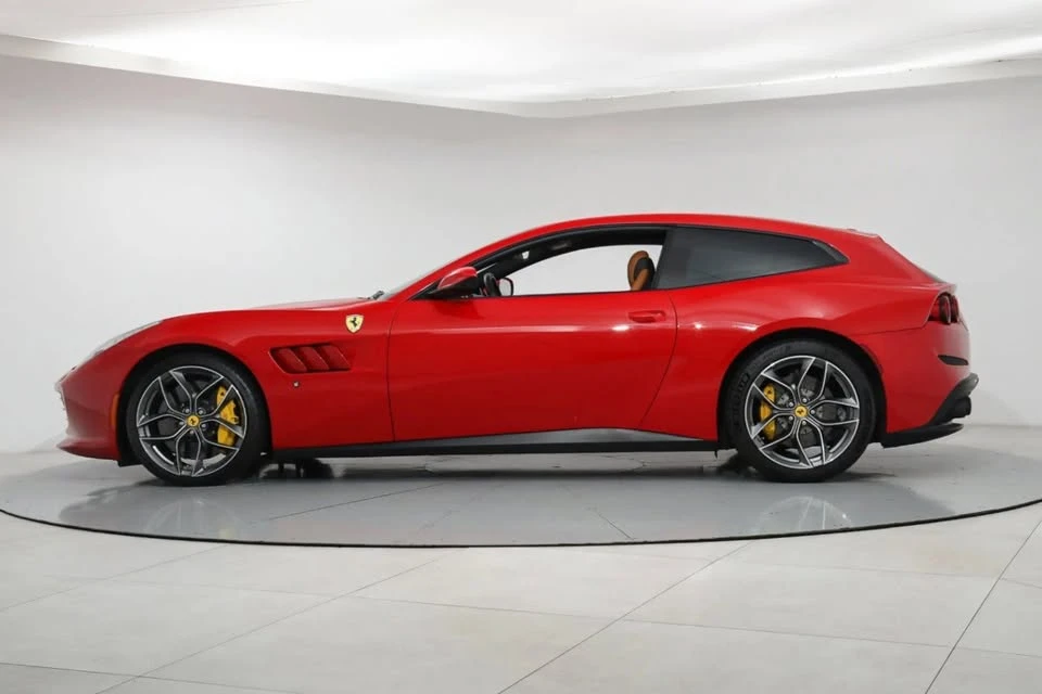 2019 Ferrari GTC4Lusso - Image 9 of 18