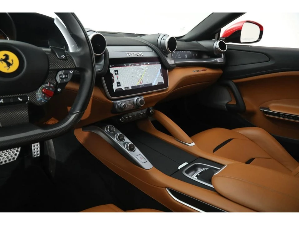 2019 Ferrari GTC4Lusso - Image 16 of 20