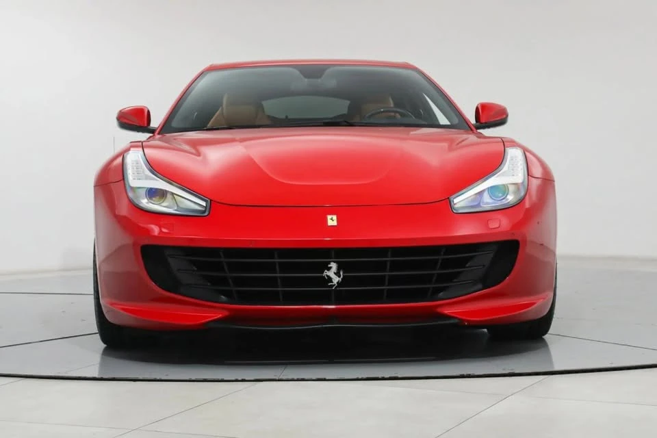 2019 Ferrari GTC4Lusso - Image 11 of 18