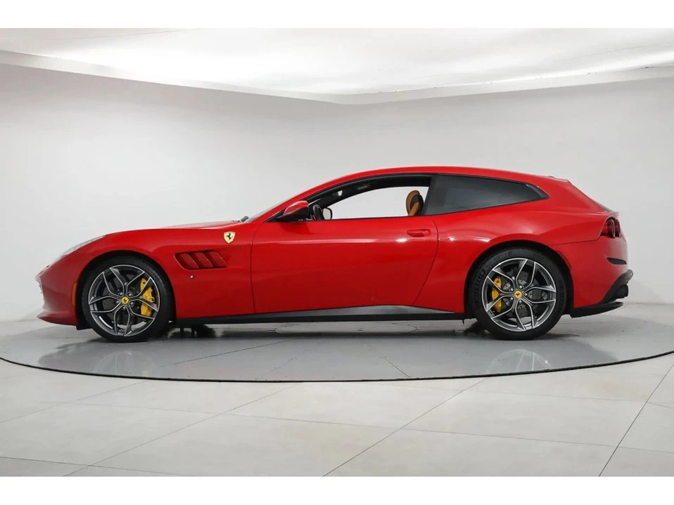 2019 Ferrari GTC4Lusso - Image 11 of 20