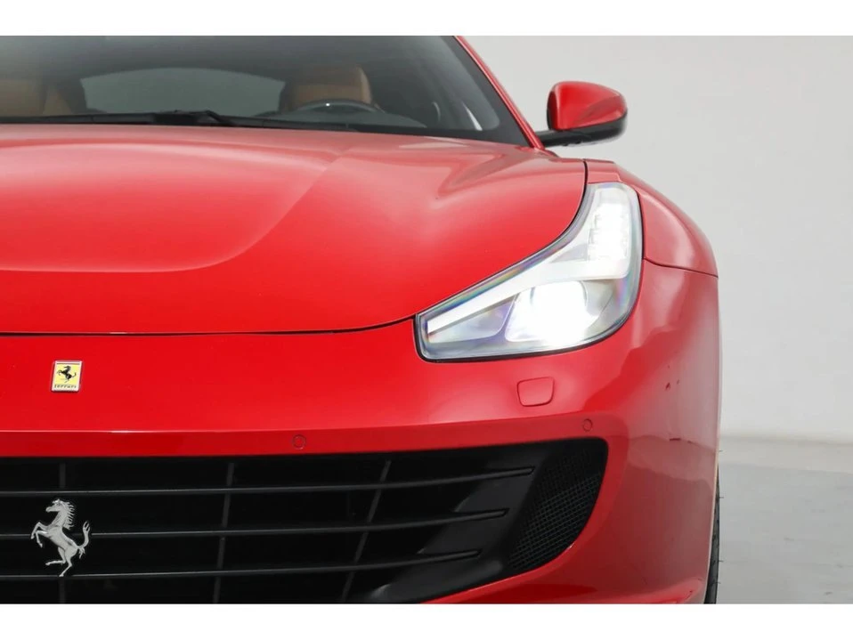 2019 Ferrari GTC4Lusso - Image 17 of 20