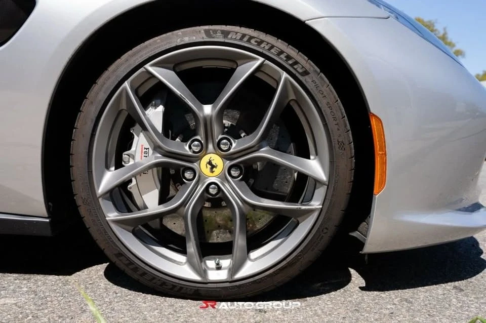 2019 Ferrari GTC4Lusso T - Image 12 of 19