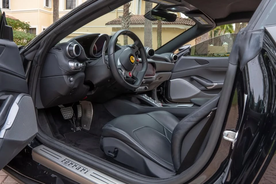 2019 Ferrari Portofino - Image 7 of 14