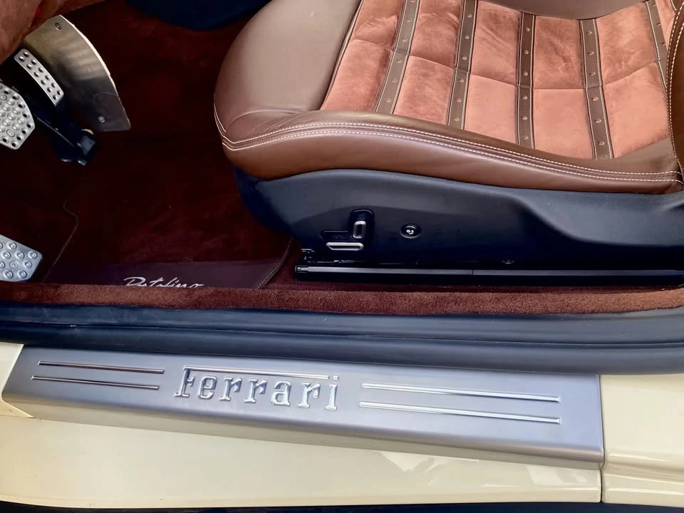 2019 Ferrari Portofino - Image 9 of 15