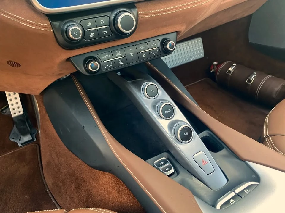 2019 Ferrari Portofino - Image 11 of 15