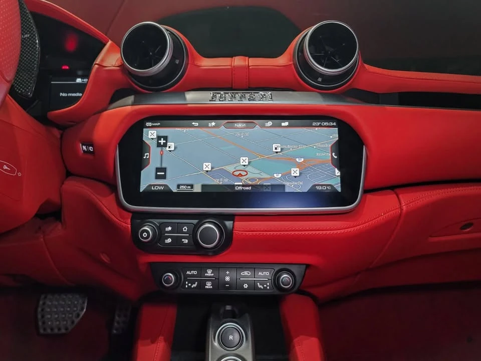 2019 Ferrari Portofino - Image 10 of 16