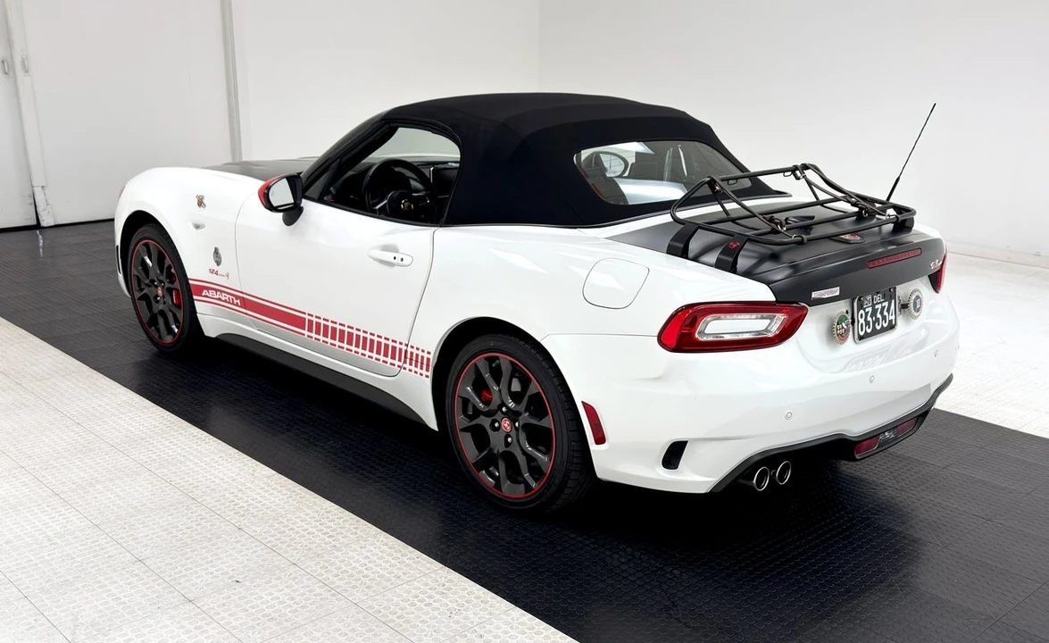2019 Fiat 124 Spider - Image 5 of 12
