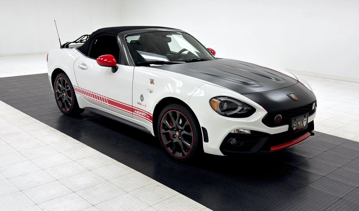 2019 Fiat 124 Spider - Image 10 of 12
