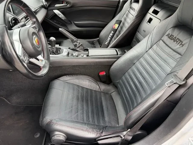 2019 Fiat 124 Spider - Image 9 of 14
