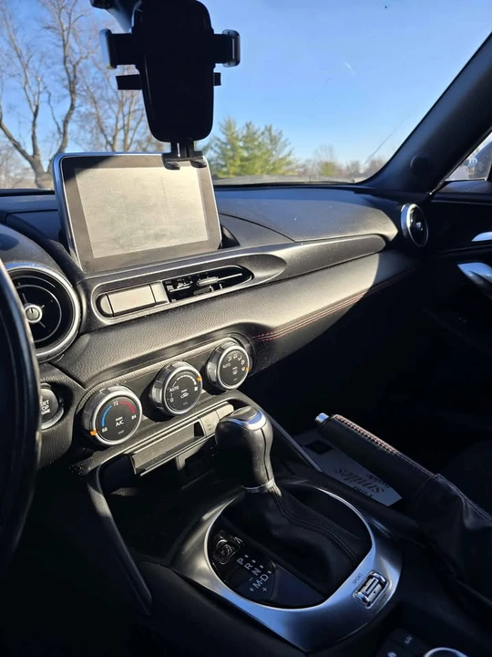 2019 Fiat 124 Spider - Image 10 of 18