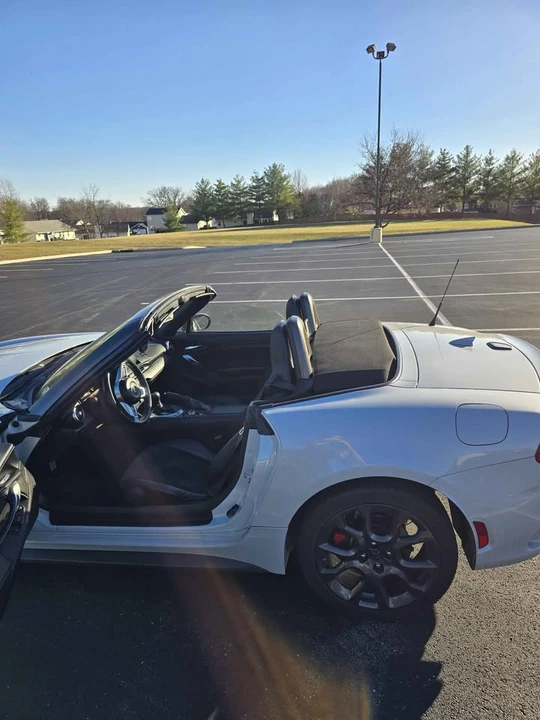 2019 Fiat 124 Spider - Image 13 of 18