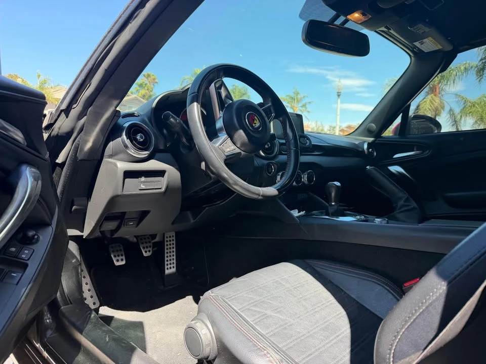 2019 Fiat 124 Spider - Image 9 of 13