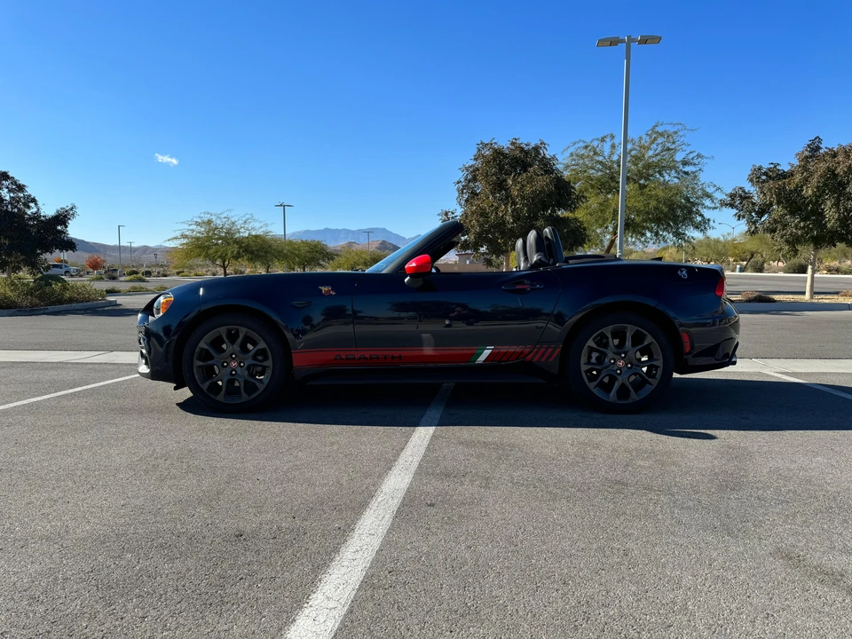 2019 Fiat 124 Spider - Image 14 of 31