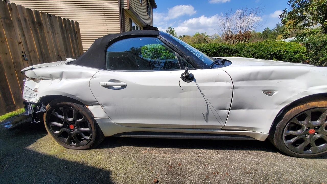 2019 Fiat 124 Spider - Image 8 of 11