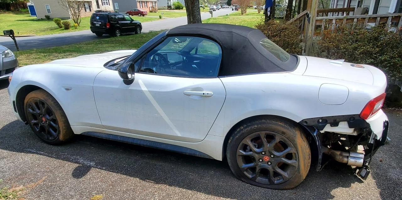 2019 Fiat 124 Spider - Image 2 of 11