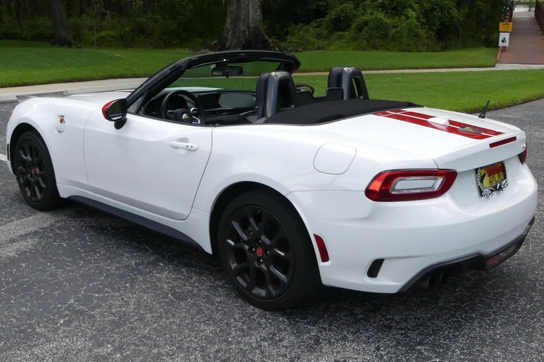 2019 Fiat 124 Spider - Image 4 of 31