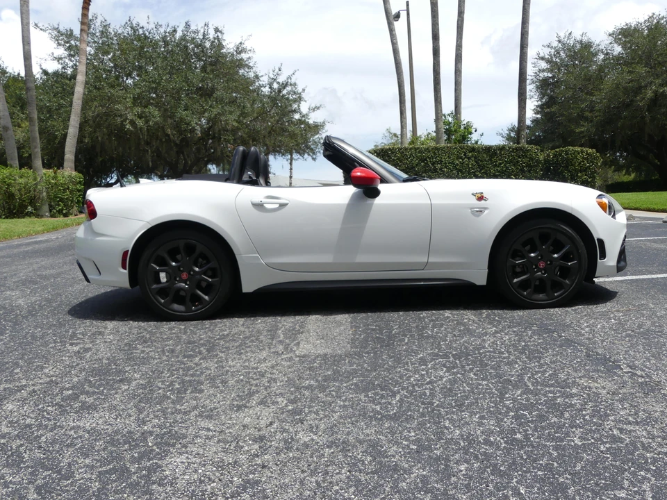 2019 Fiat 124 Spider - Image 18 of 31