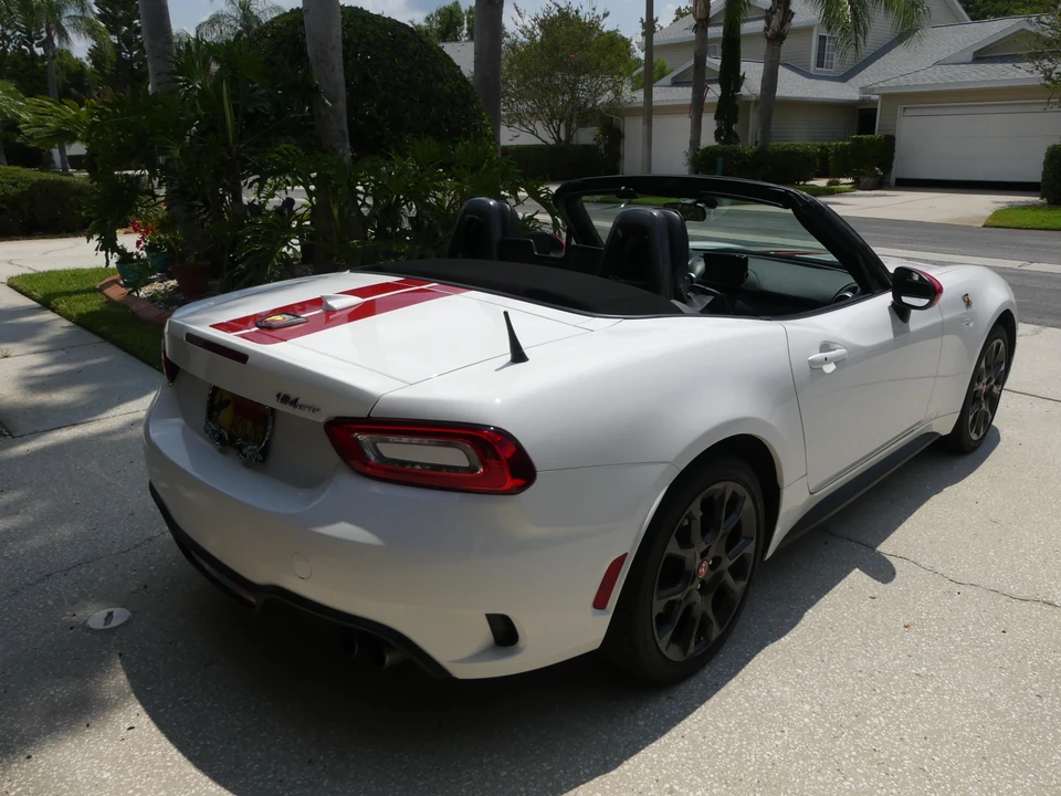 2019 Fiat 124 Spider - Image 17 of 31