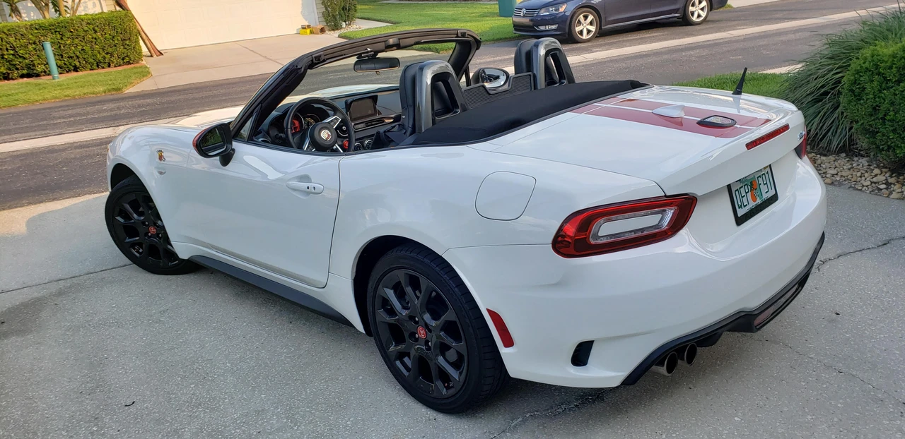 2019 Fiat 124 Spider - Image 14 of 31