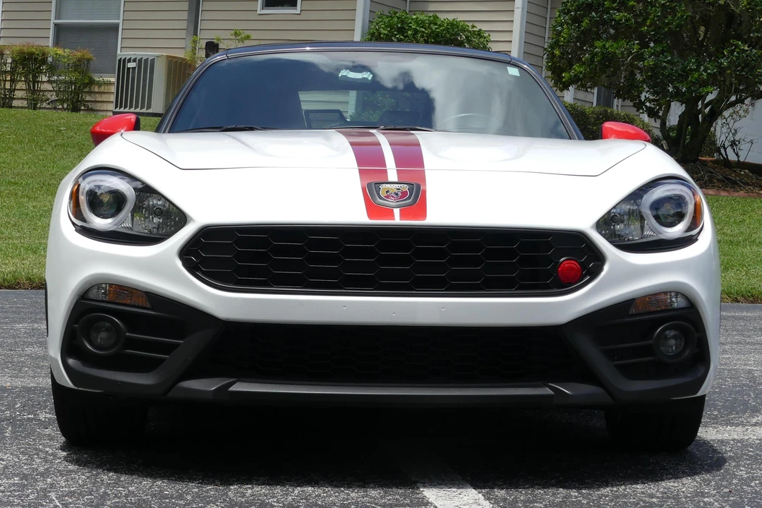 2019 Fiat 124 Spider - Image 2 of 31