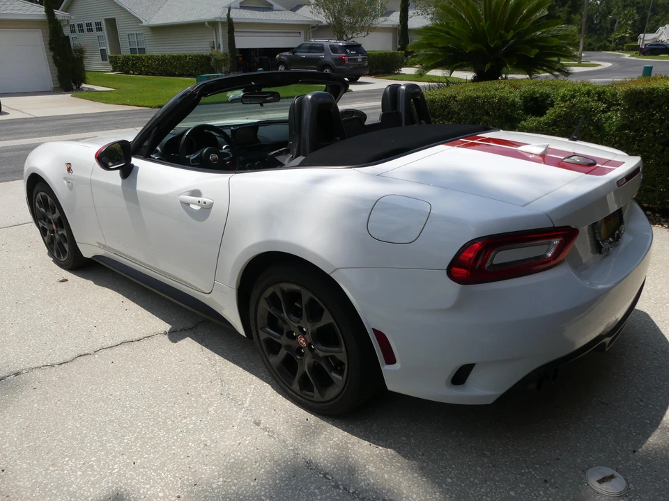 2019 Fiat 124 Spider - Image 13 of 31