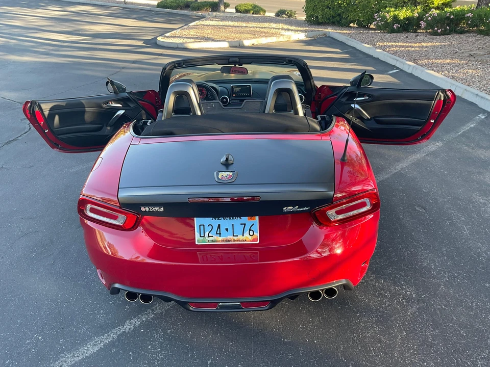 2019 Fiat 124 Spider - Image 14 of 31