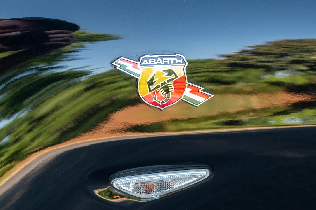 2019 Fiat 124 Spider - Image 28 of 31