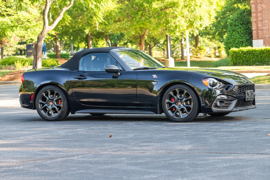 2019 Fiat 124 Spider - Image 15 of 31