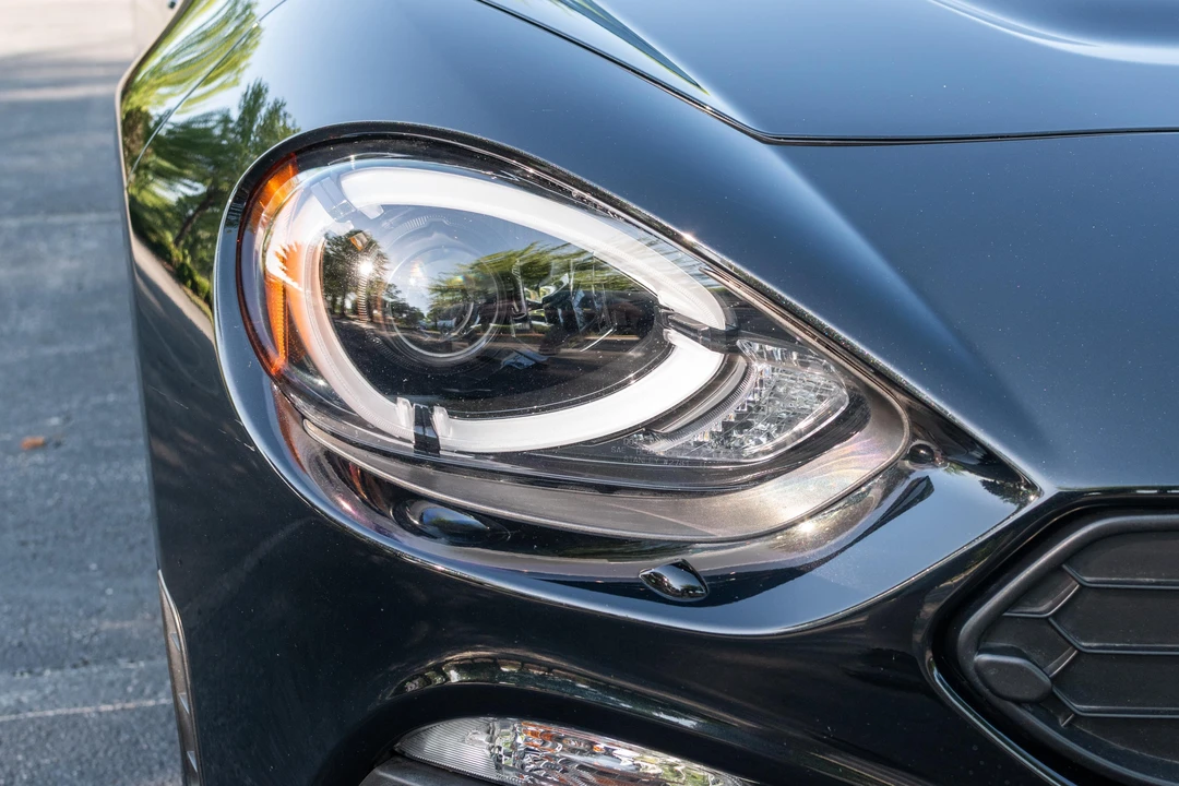 2019 Fiat 124 Spider - Image 23 of 31
