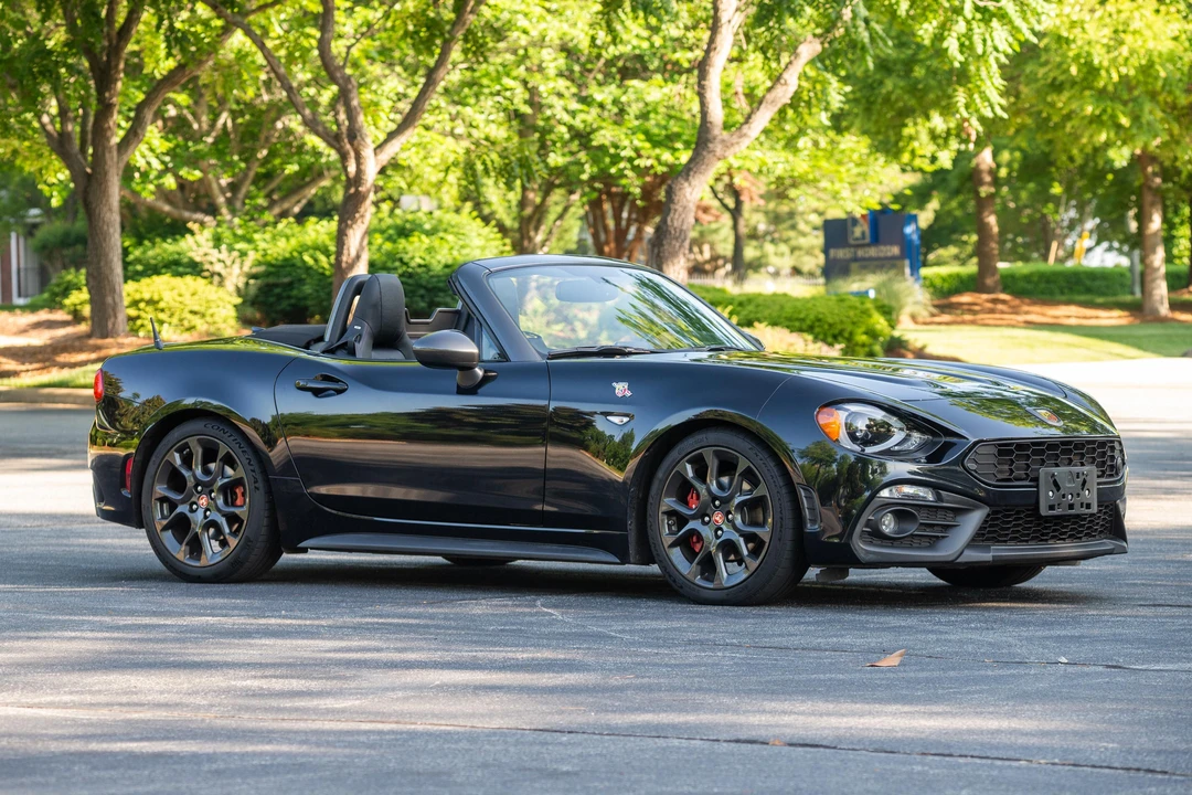 2019 Fiat 124 Spider - Image 10 of 31