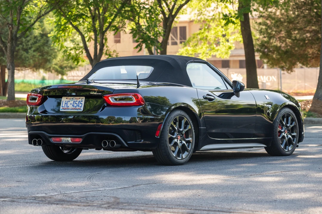 2019 Fiat 124 Spider - Image 14 of 31