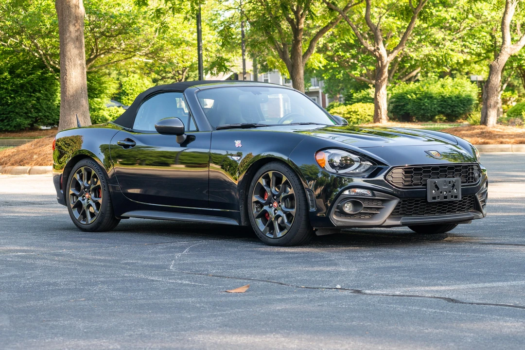 2019 Fiat 124 Spider - Image 16 of 31