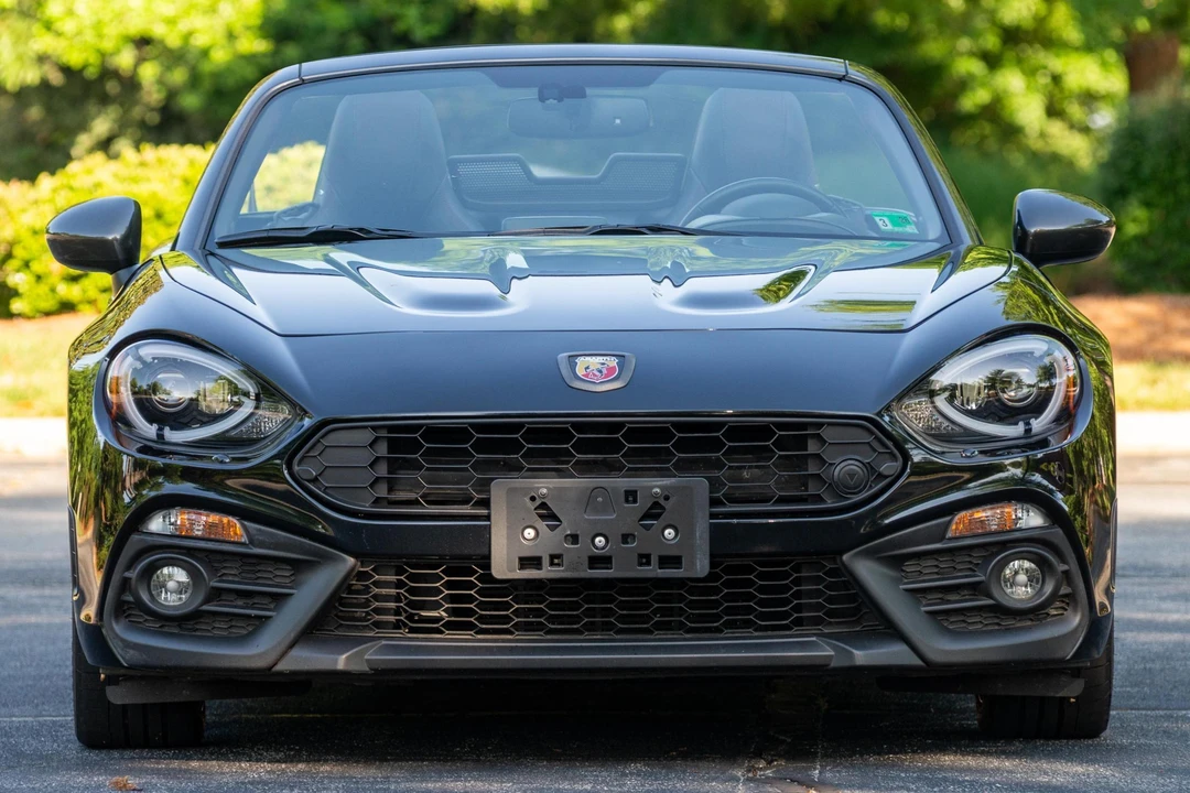 2019 Fiat 124 Spider - Image 2 of 31