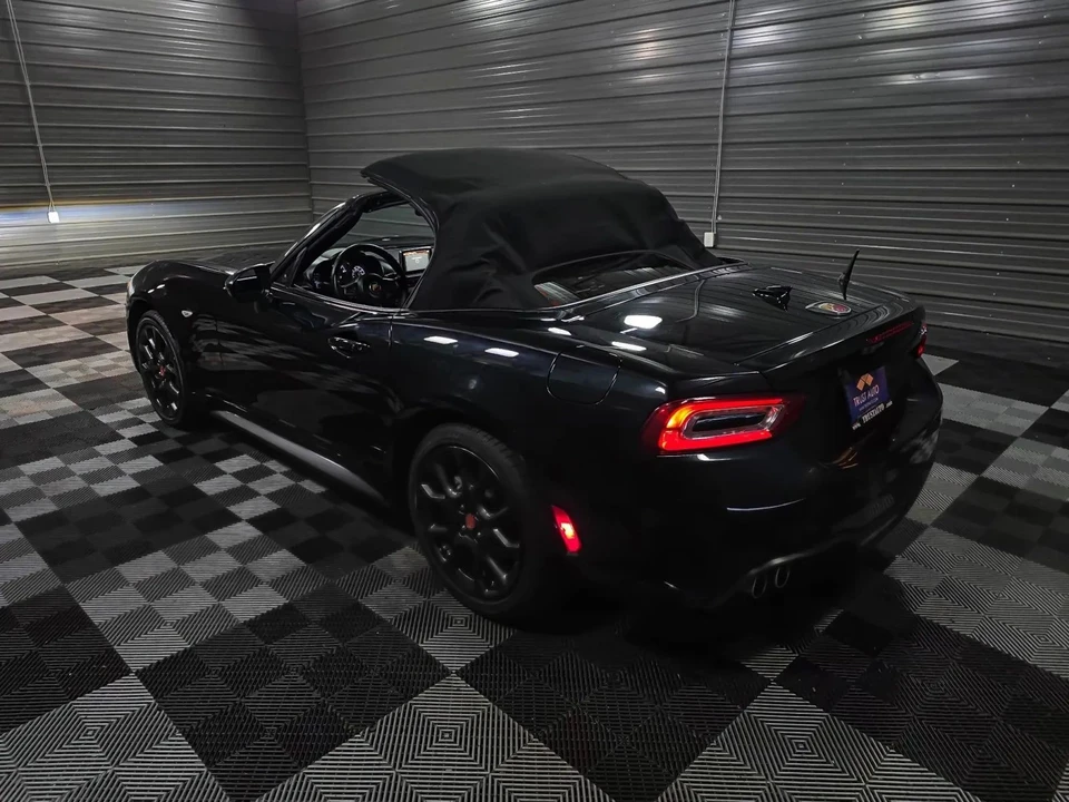 2019 Fiat 124 Spider - Image 10 of 12