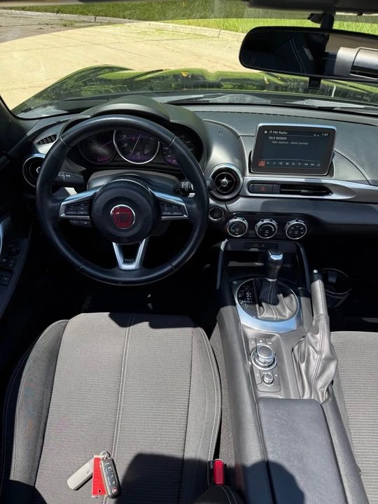 2019 Fiat 124 Spider - Image 11 of 19