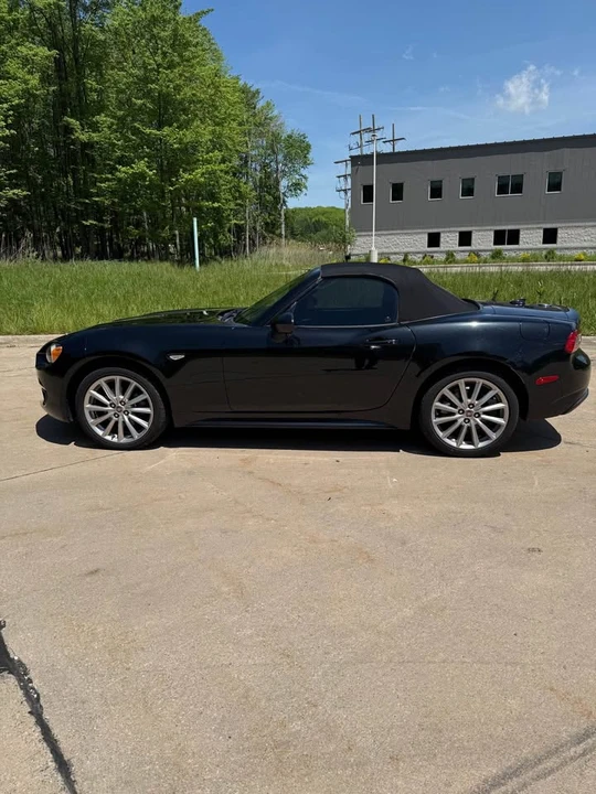 2019 Fiat 124 Spider - Image 9 of 19