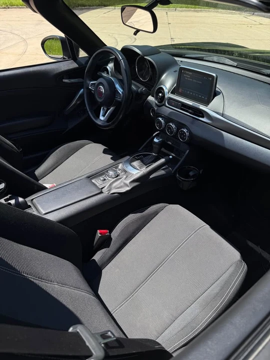 2019 Fiat 124 Spider - Image 13 of 19
